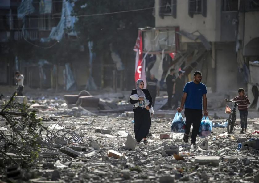 Ataques israelíes hacen de Gaza un "cementerio infantil", con 420 niños asesinados al día