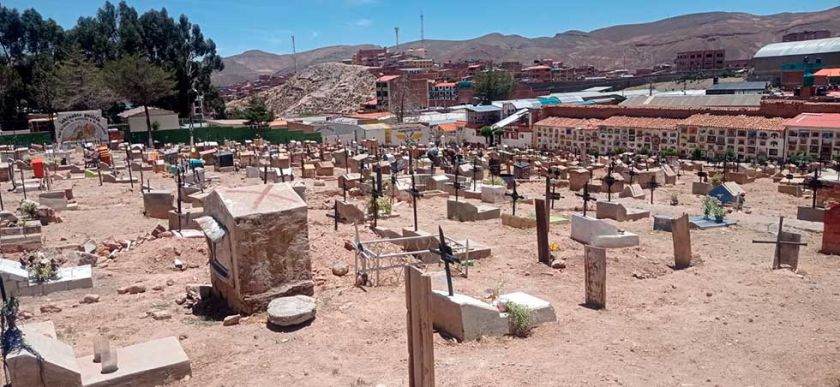 Más de 11.200 almas esperan a sus seres queridos en Todos Santos