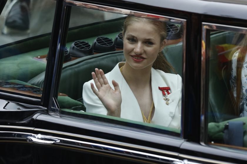 La princesa Leonor formula el juramento que la avala para ser la futura reina de España