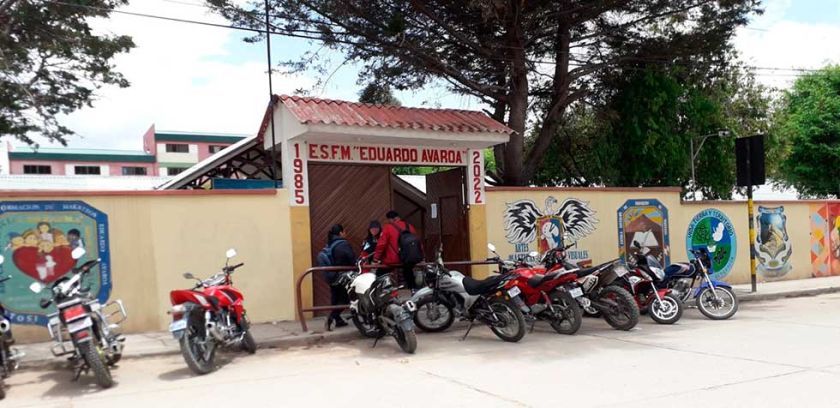 Futuros educadores se preparan para defender sus proyectos de egreso