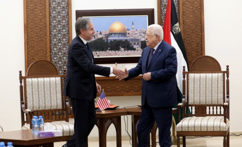 Abás le pide a Blinken el fin “inmediato” de la “guerra destructiva” contra Gaza