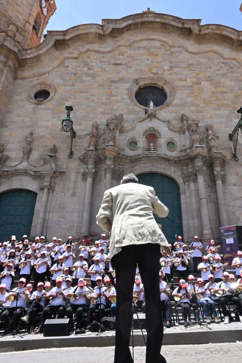 Charanguistas se reunieron para el deleite de Potosí
