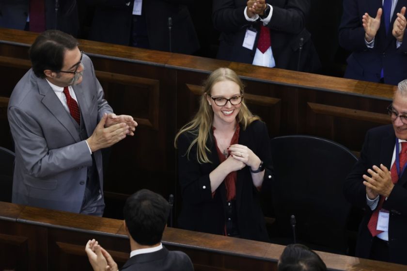 Órgano constituyente chileno entrega su propuesta de carta magna a Boric y cierra proceso