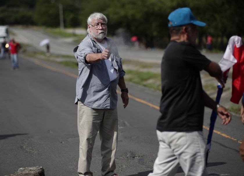 Dos personas mueren por disparos de un hombre armado en una protesta antimenería en Panamá