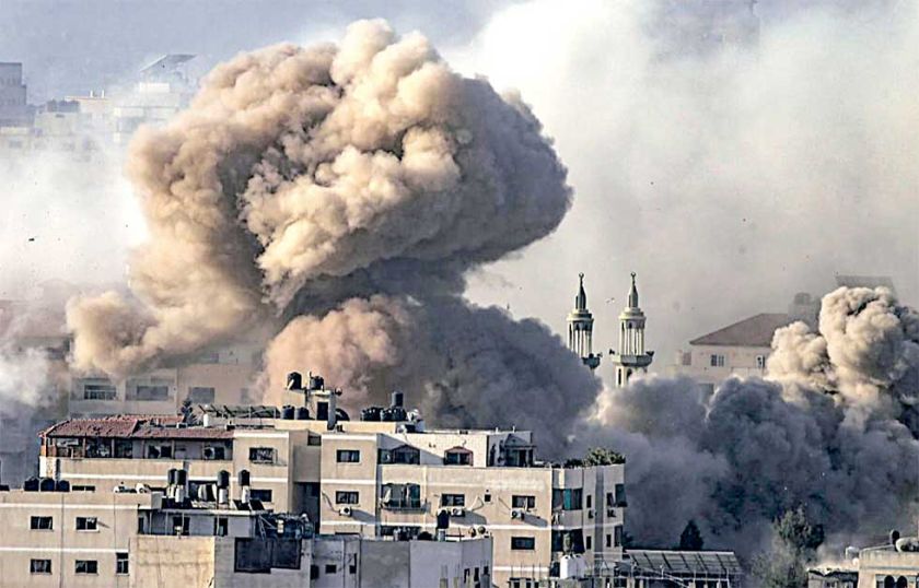 Israel penetra en Gaza y destruye bases de Hamás