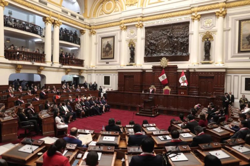 El Congreso de Perú desoye una orden judicial y debatirá cese del máximo órgano de judicatura