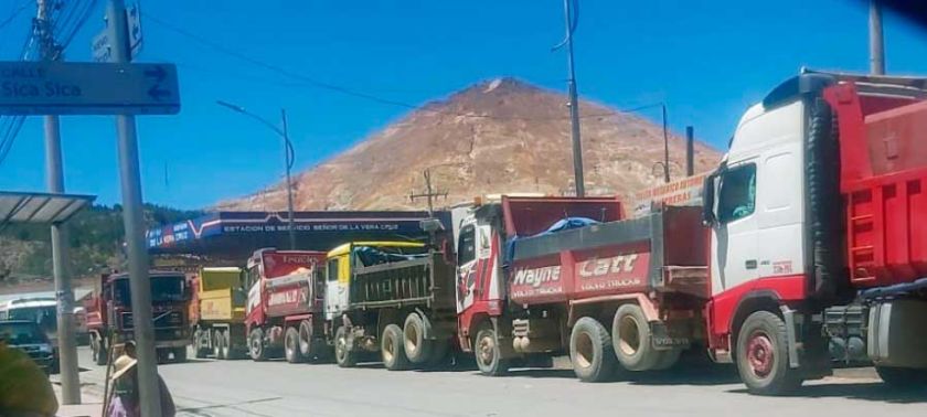 Choferes temen que la subvención se corte: la escasez de diésel sigue