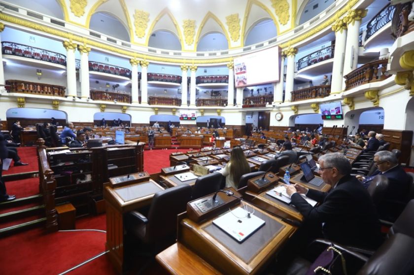 El Congreso de Perú censura al ministro del Interior, que deberá renunciar al cargo