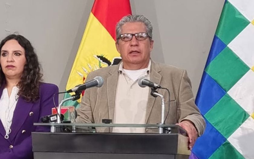 Ayuda internacional: Venezuela envía bomberos y el Gobierno busca avión para apagar incendios