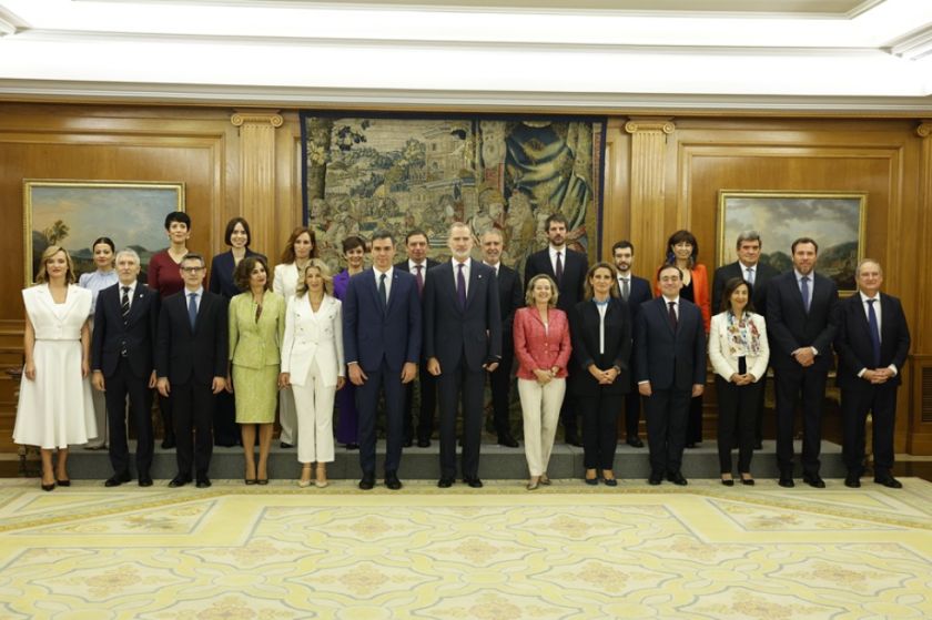 Los 22 ministros del Gobierno de Sánchez prometen sus cargos ante el rey en la Zarzuela