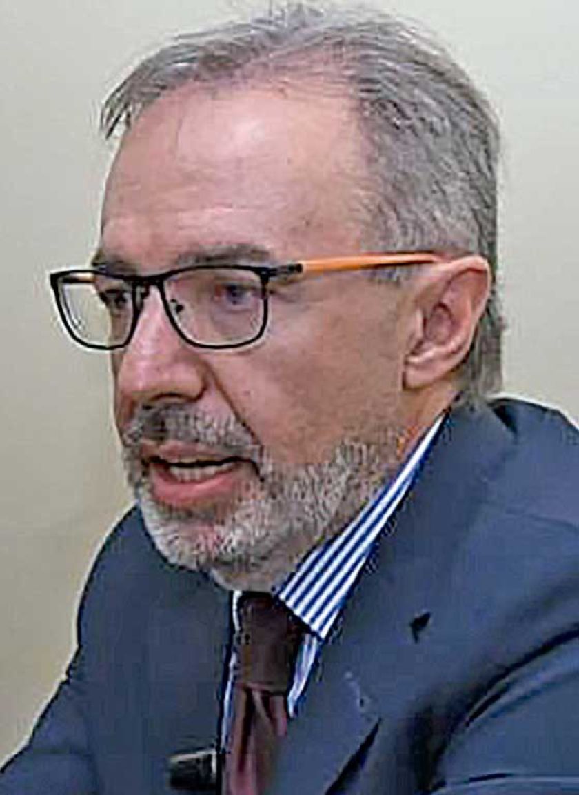 Richter defiende a su hija y desafía a juicio a diputado