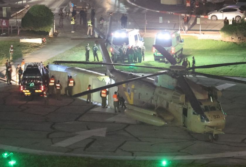 Israel y Hamás intercambian con éxito la primera tanda de rehenes por presos palestinos