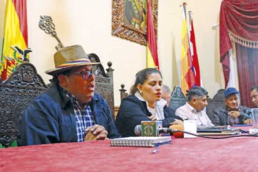 Reunión Histórica para Resolver la Crisis del Agua en Sucre