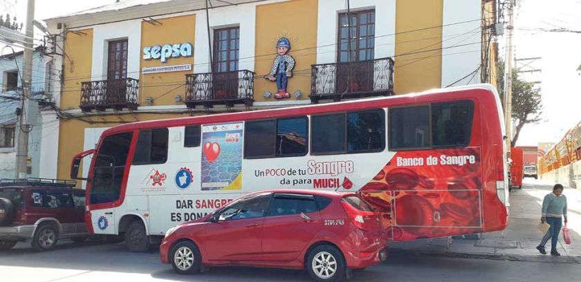 Captan donantes voluntarios de sangre en instituciones
