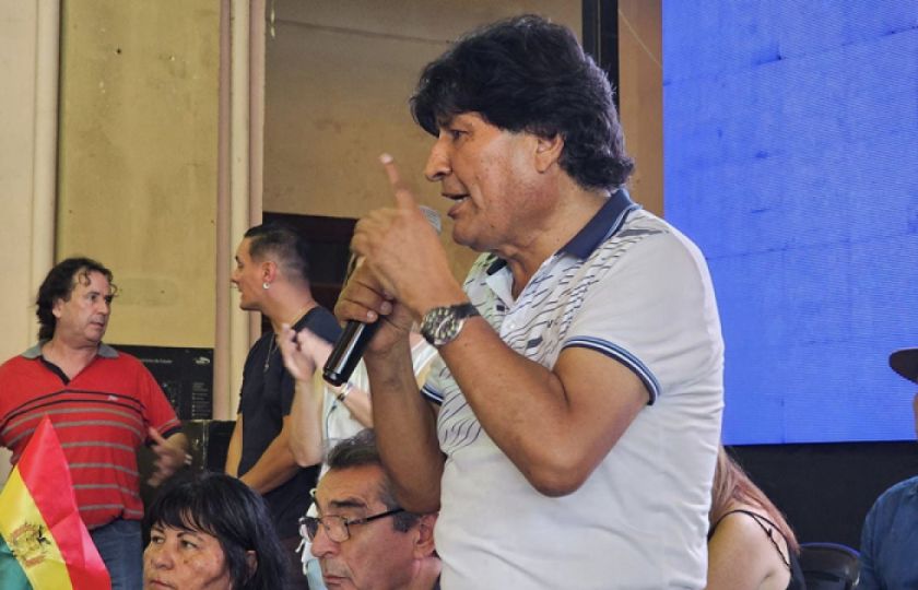 Evo Morales reafirma que es candidato presidencial del MAS pese a las observaciones del TSE