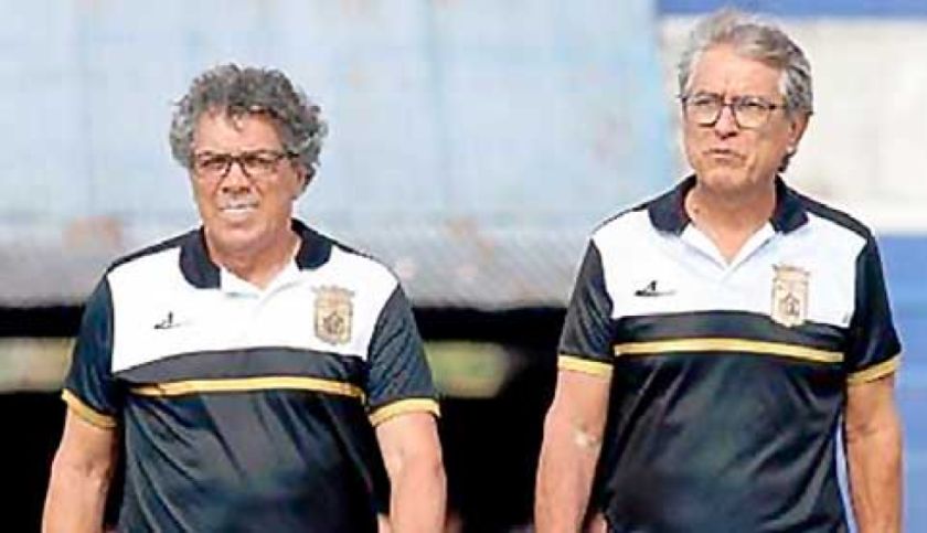 Aragonés lanza  munición pesada  contra el arbitraje