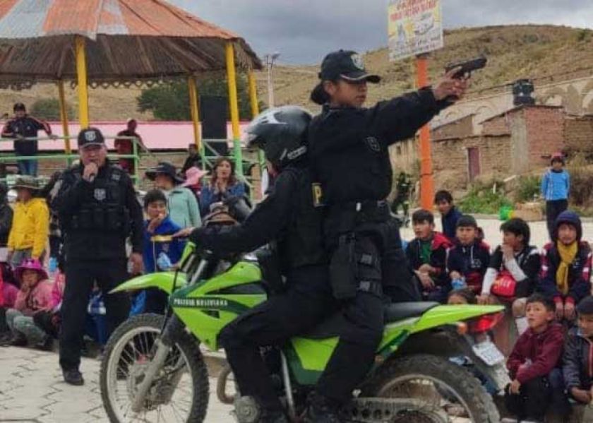Policía desarrolló una feria de seguridad en el norte potosino