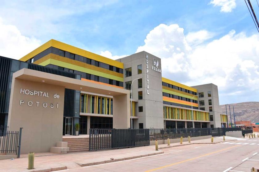 Hospital Natalini cuenta con cantidad suficiente de agua para funcionar