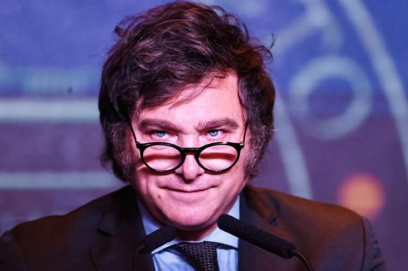 Combustibles suben en Argentina más del 25 % a dos días de la asunción de Javier Milei