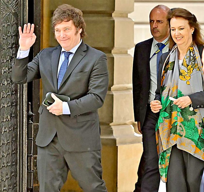 Javier Milei asume en Argentina;  enfrenta la amenaza de un boicot
