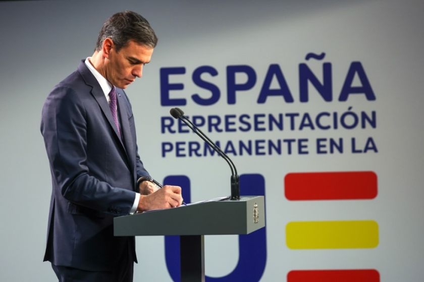 Sánchez apela al deber de defender los derechos humanos “en cualquier parte del mundo”