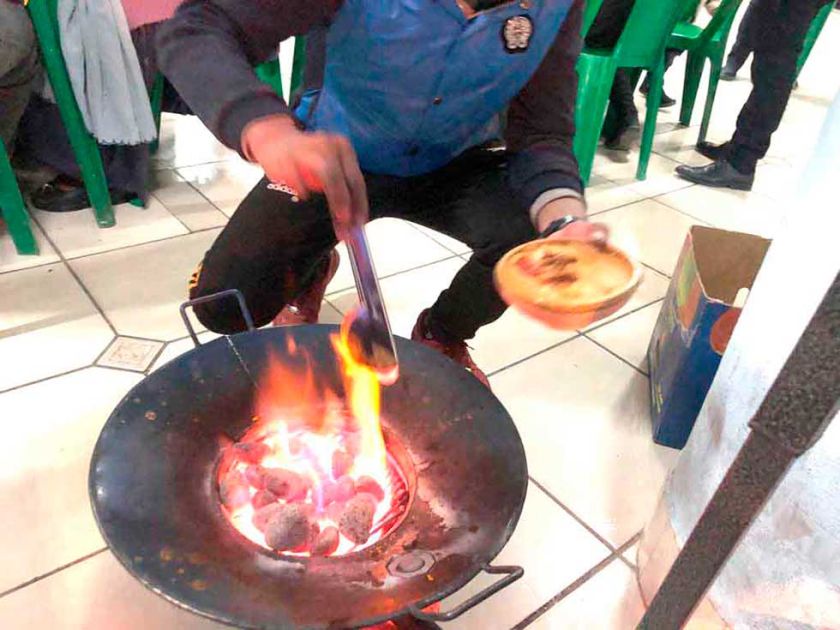Preparan el plato más grande de kalapurka en feria gastronómica