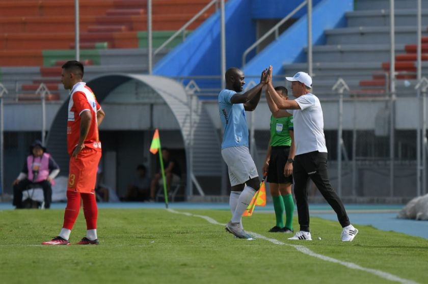 Blanco coloca su firma en la clasificación de Aurora a la semifinal