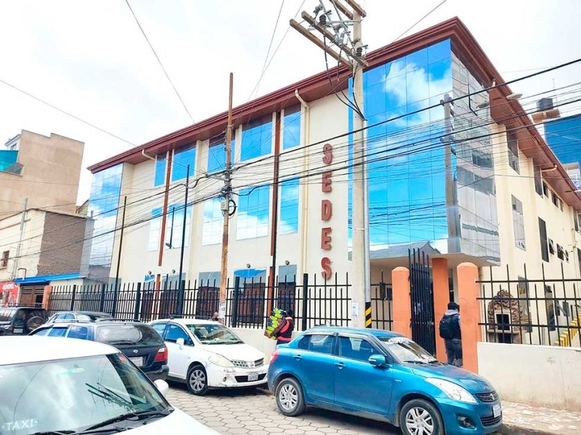 Gestionan que haya avance en hospitales en el sur de Potosí