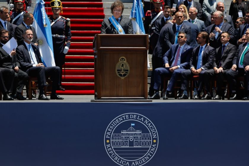 Milei anticipa duro ajuste y estanflación, el “último mal trago” para Argentina