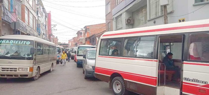 Alcaldía anuncia acciones contra el aumento unilateral de pasajes