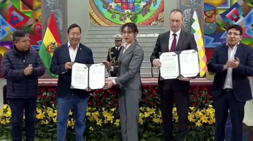 Bolivia sella un nuevo convenio con la rusa Uranium One Group para la extracción directa de litio