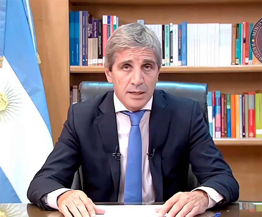 Milei devalúa 50% el peso con paquete de “urgencia”