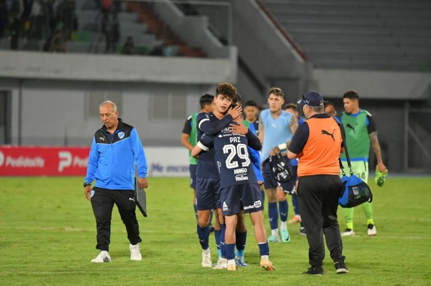Bolívar ingresa a la final pese a la derrota