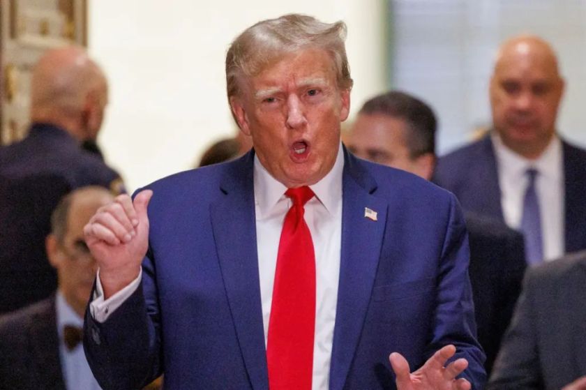 Jueza pausa temporalmente el proceso judicial contra Trump por injerencia electoral