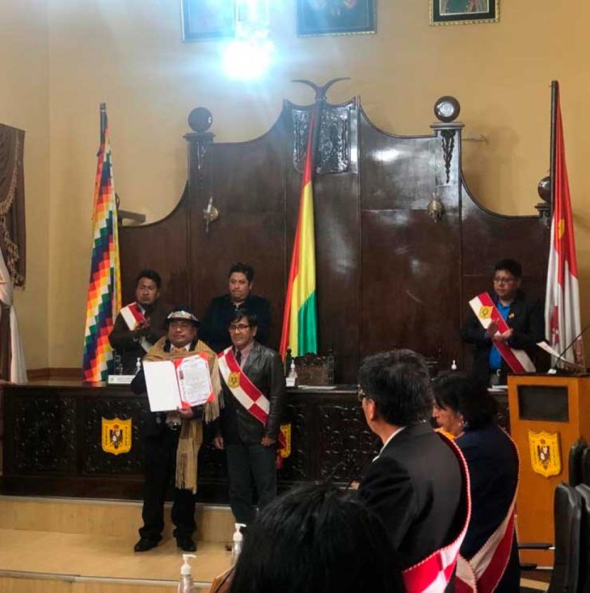 Morenada Central Potosí fue condecorada por el Concejo