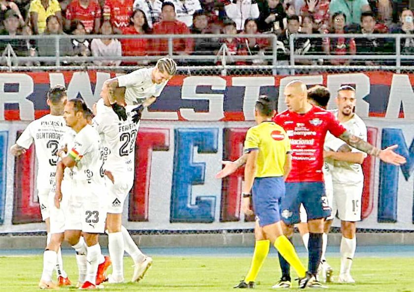 Copa: Bolívar golpea primero