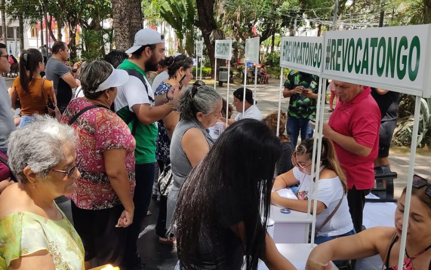Inician recolección de firmas para el revocatorio del alcalde cruceño Jhonny Fernández