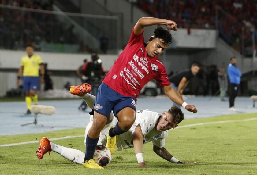 Con desgaste físico, Bolívar y Wilstermann definen el título de la copa