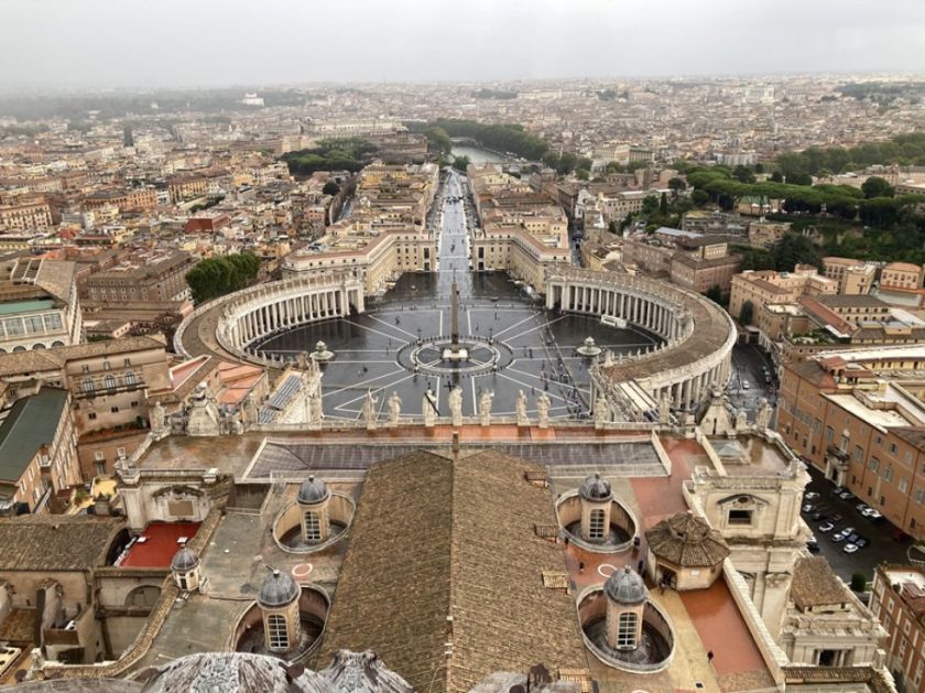 El Vaticano acepta la bendición de parejas homosexuales sin considerarlas matrimonio