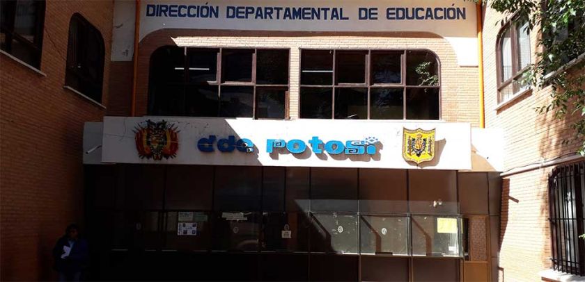 Se indaga dos casos de alumnos que reprobaron en el Departamento 
