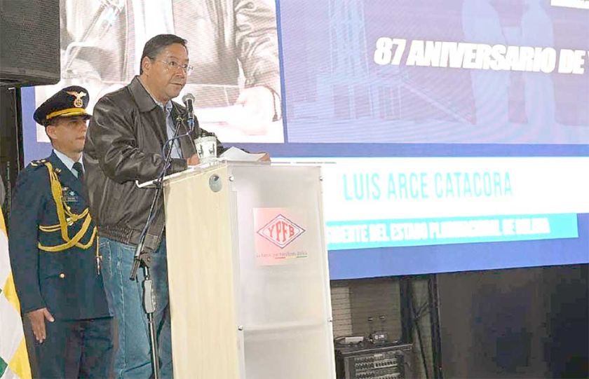 Arce: No habrá aumento de precios de carburantes