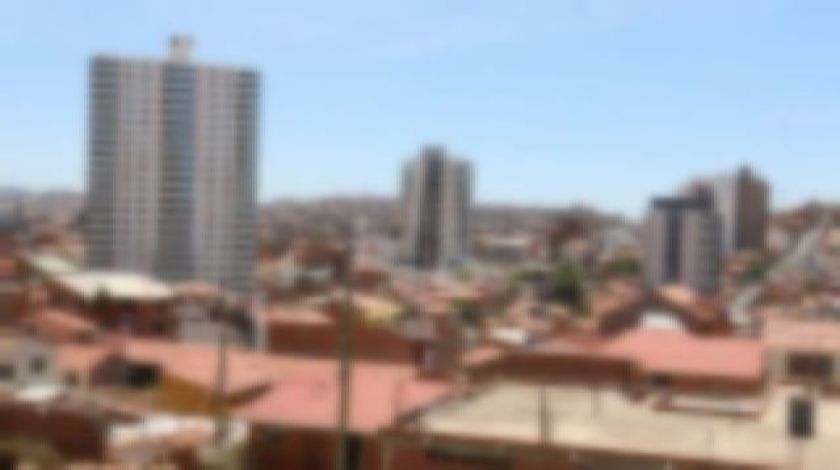 Fiscalía investiga la muerte de un hombre que cayó del octavo piso de un edificio en Sucre