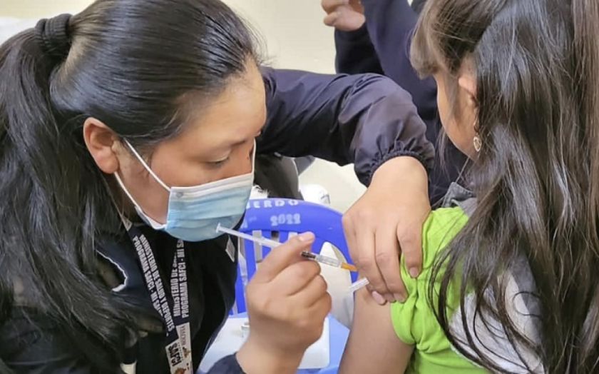 Ministerio de Salud insta a la vacunación anual contra el COVID-19 como medida de precaución