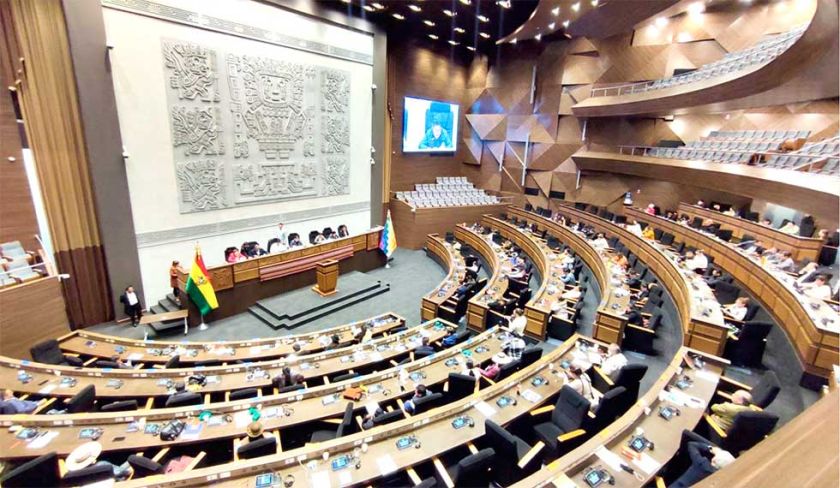 La Asamblea cierra el año con fuerte disputa política