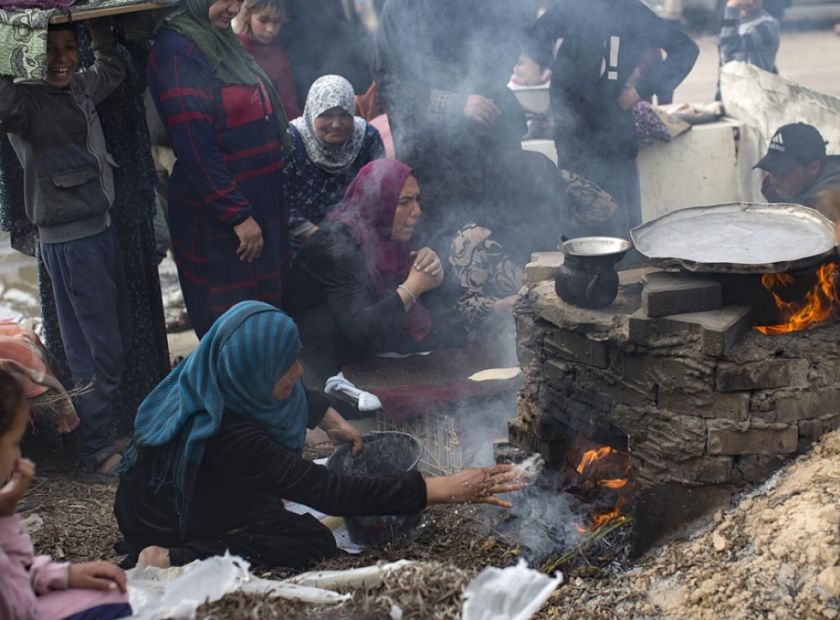 La catástrofe del hambre en Gaza: “Nos hemos convertido en huesos”