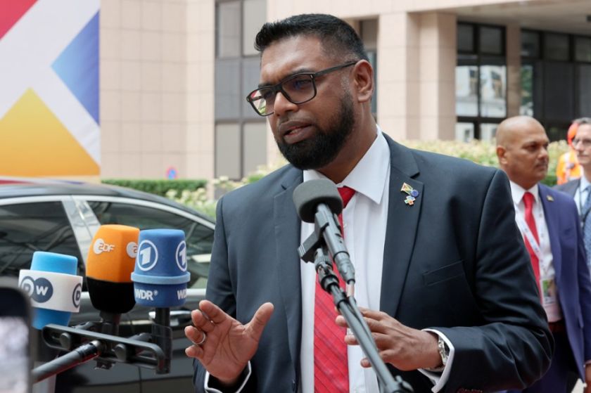 El presidente de Guyana insiste en su compromiso de “relaciones pacíficas” con Venezuela