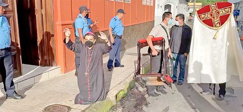 Ortega ordena detención de otros cinco sacerdotes