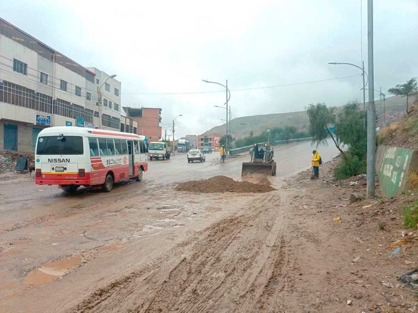 Sedimento ocasiona cierre de varias calles