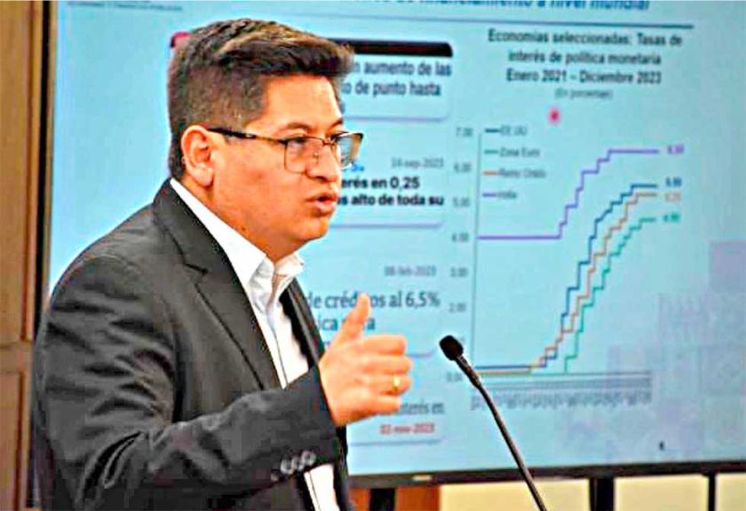Economía sigue “estable”, pese al “sabotaje interno”