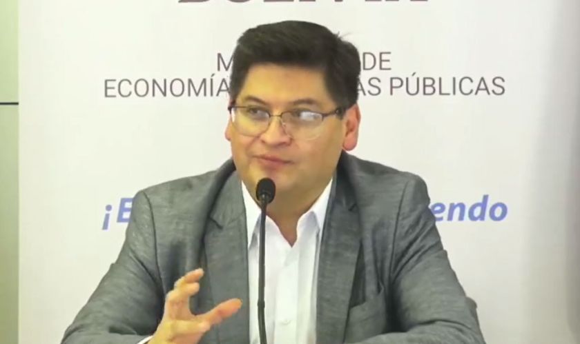 Gobierno calcula que en el mercado informal existen unos 10 mil millones de dólares